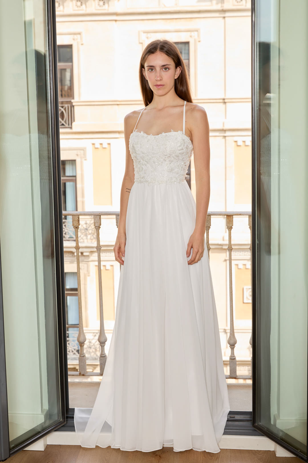 ONICE White Wedding Gown